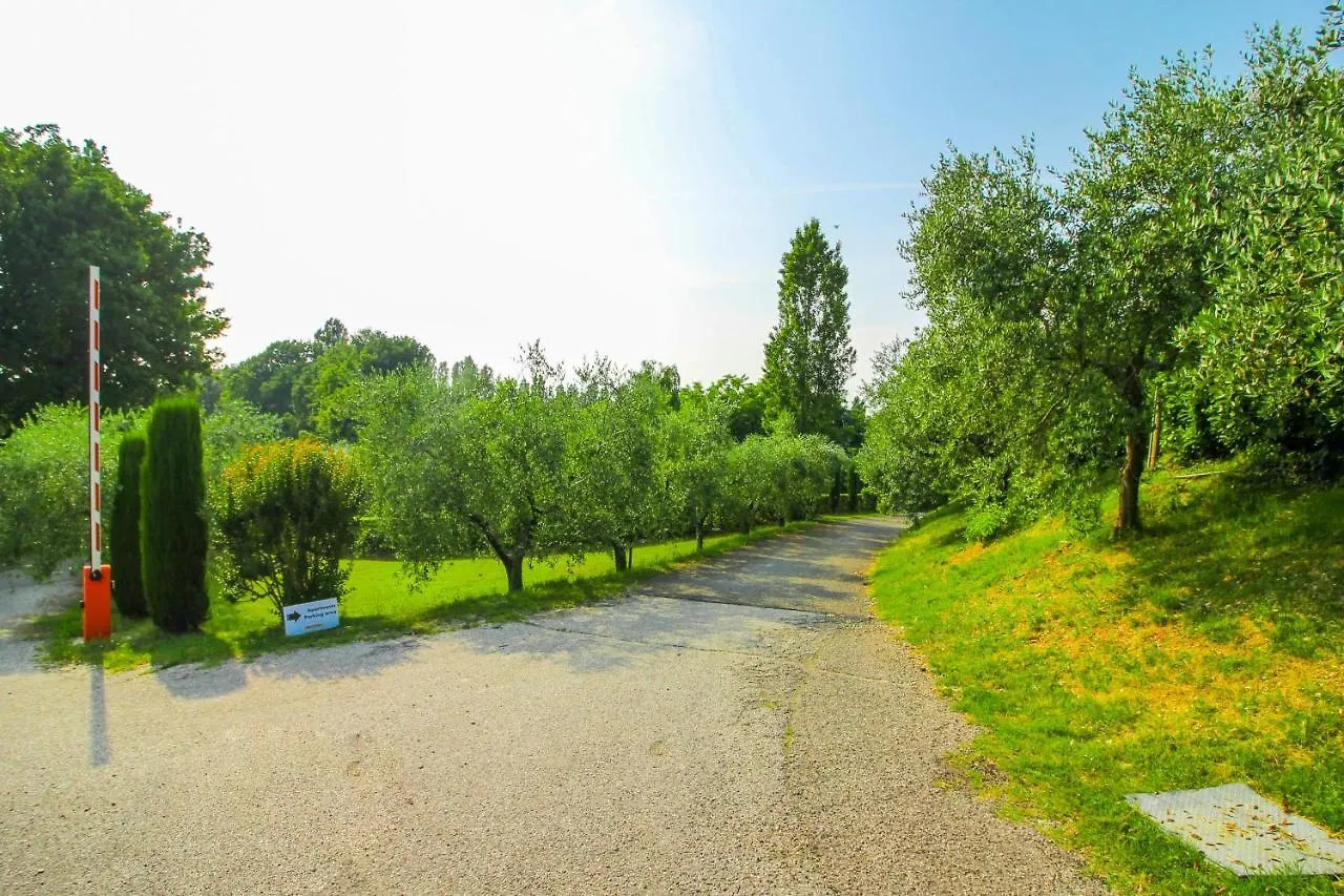 Lake & Country Holidays Bussolengo Apartament