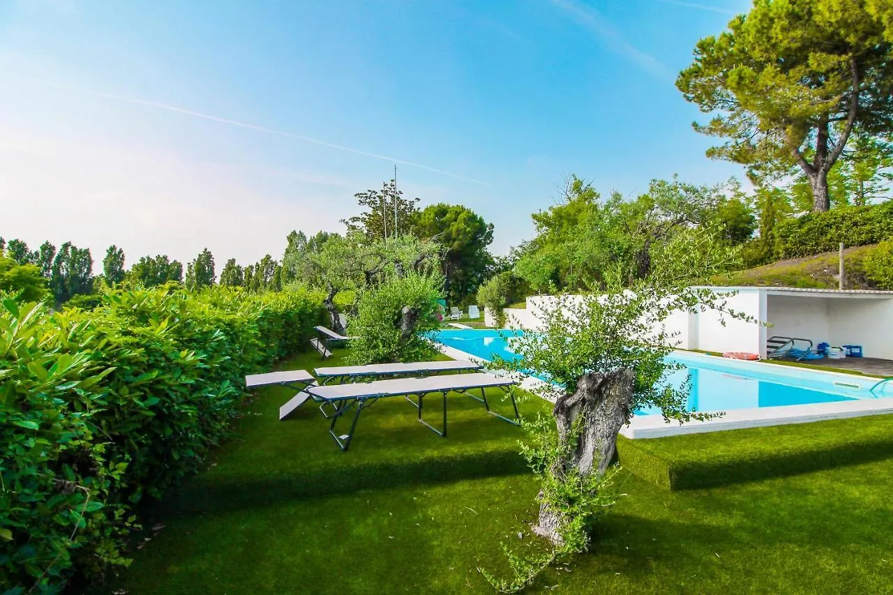 בוסולנגו Lake & Country Holidays 0*,  איטליה