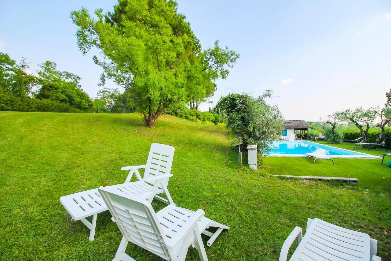 בוסולנגו Lake & Country Holidays דירה