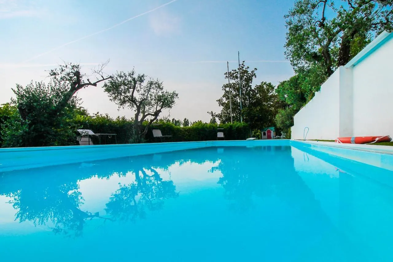 בוסולנגו Lake & Country Holidays איטליה