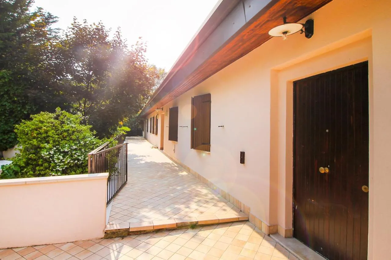 Lake & Country Holidays Bussolengo Apartamento